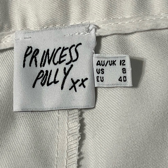 Princess Polly Women’s size 8 white pants.High Waist. Pockets. Zipper closure . - Picture 4 of 6